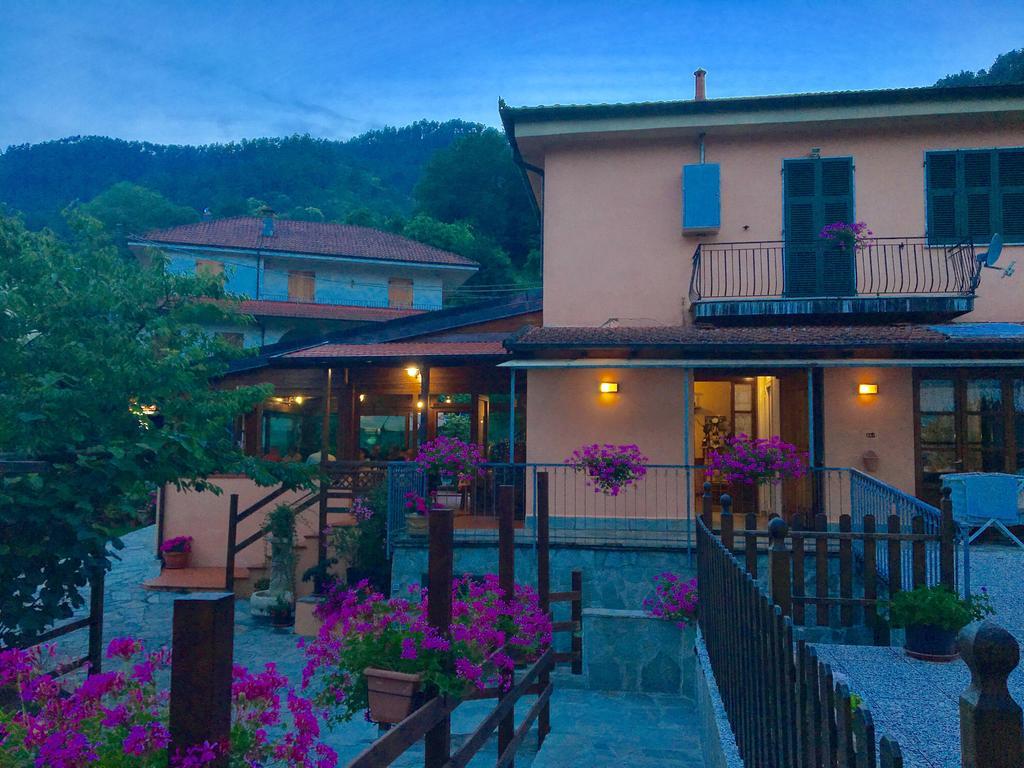 Locanda Da Marco Pignone Exterior foto